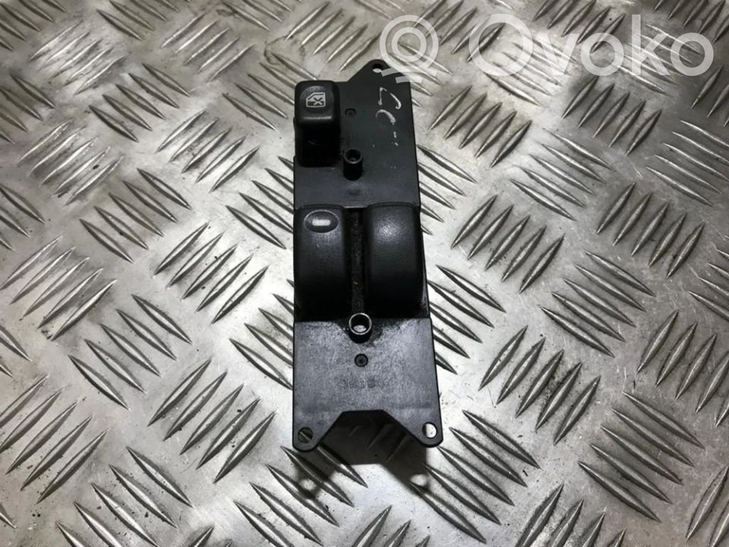 Interruptor del elevalunas eléctrico   MR194815,C8DD142M,C8DD142M,C8DD142M,MR194815