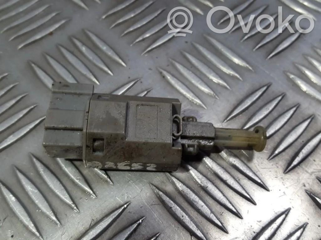 Mazda 626 Interruttore del pedale del freno 