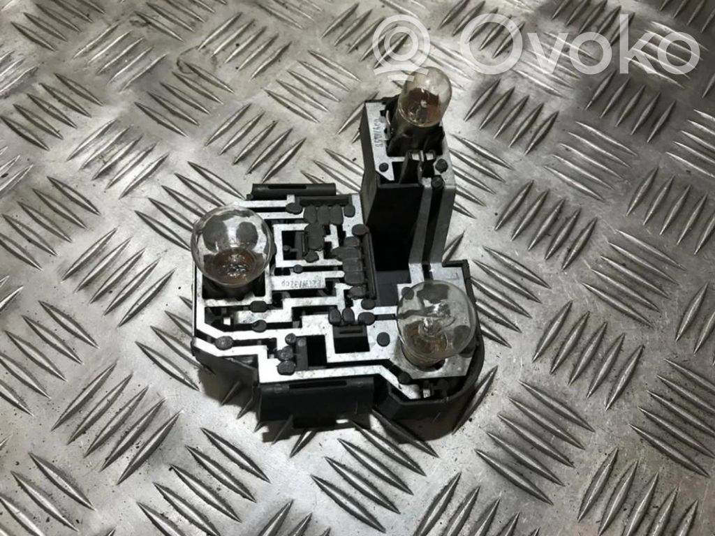 Volkswagen PASSAT B3 Portalampada fanale posteriore 