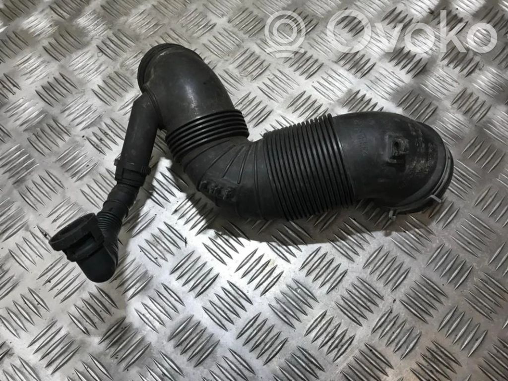 Volkswagen PASSAT B7 Tube d'admission d'air