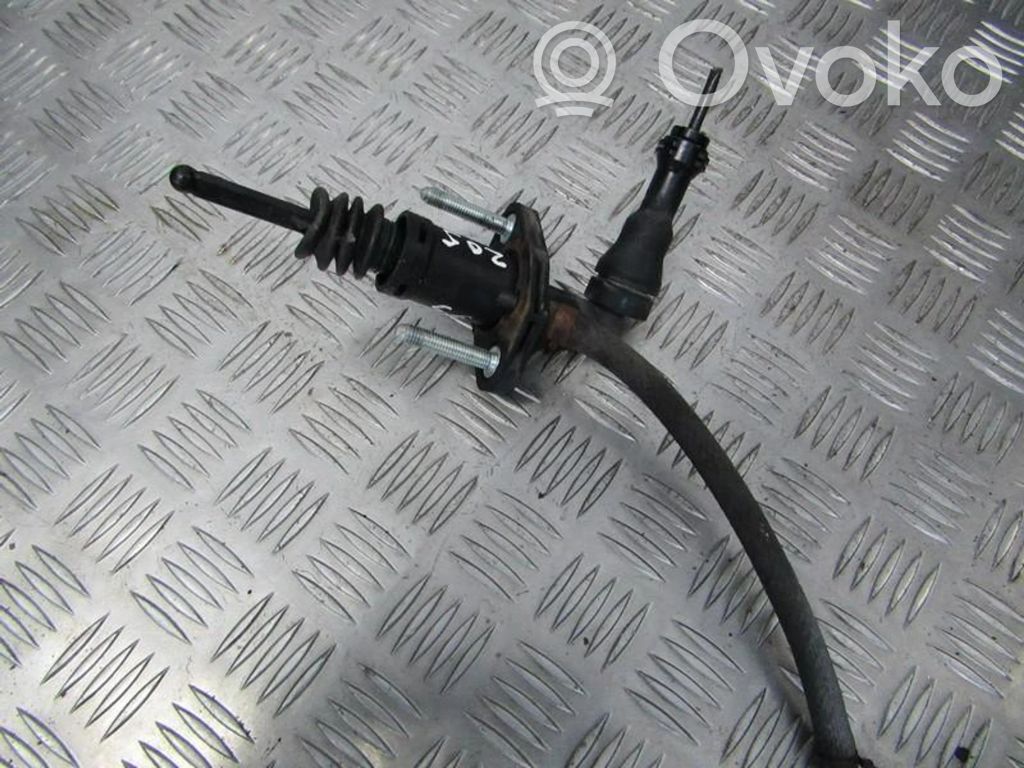 Saab 9-3 Ver2 Maître-cylindre d'embrayage