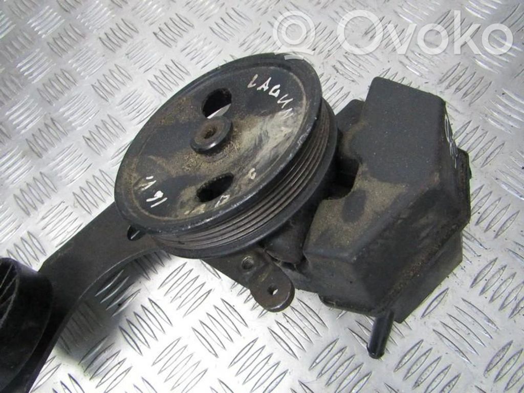 Renault Laguna I Ohjaustehostimen pumppu 