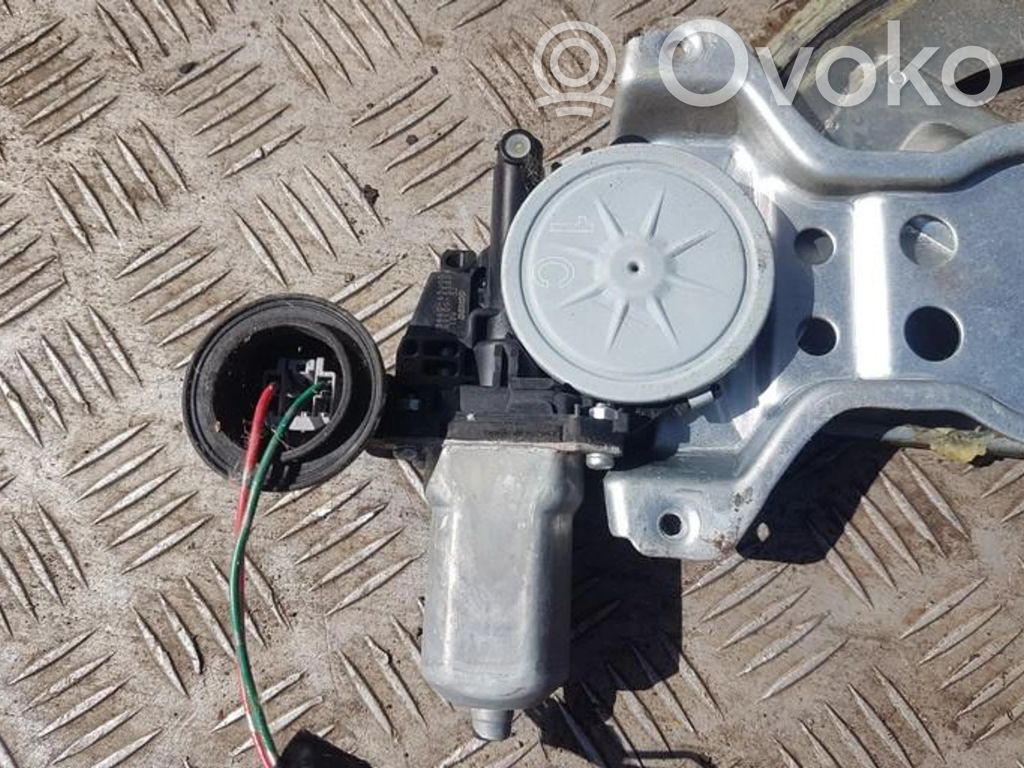 Suzuki Swift I Motor del regulador de la ventanilla de la puerta delantera