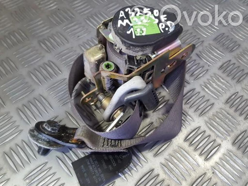 Mazda 323 F Cinturón delantero 