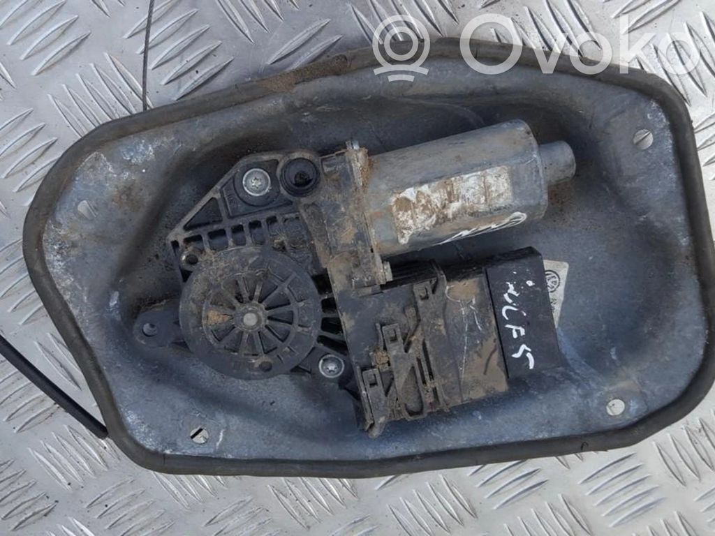 Volkswagen Golf V Motor macara geam ușă spate 