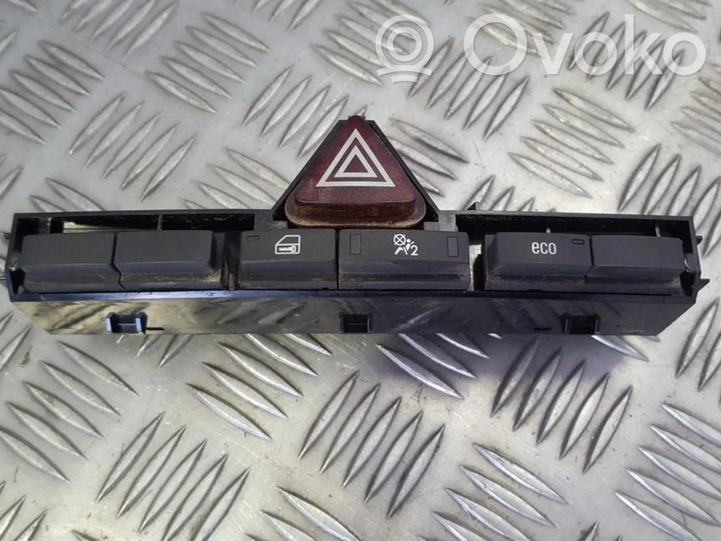 Opel Corsa D Botón interruptor de luz de peligro 