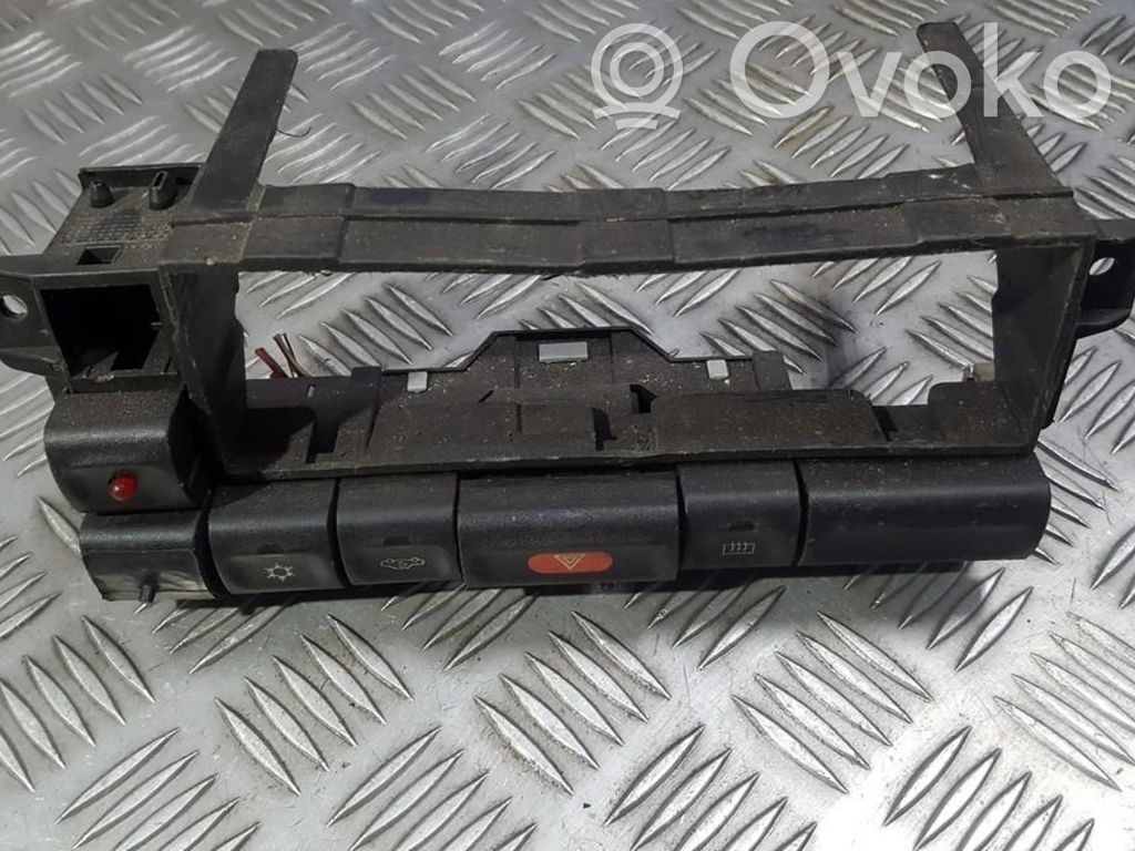 Opel Vectra B Interrupteur feux de détresse