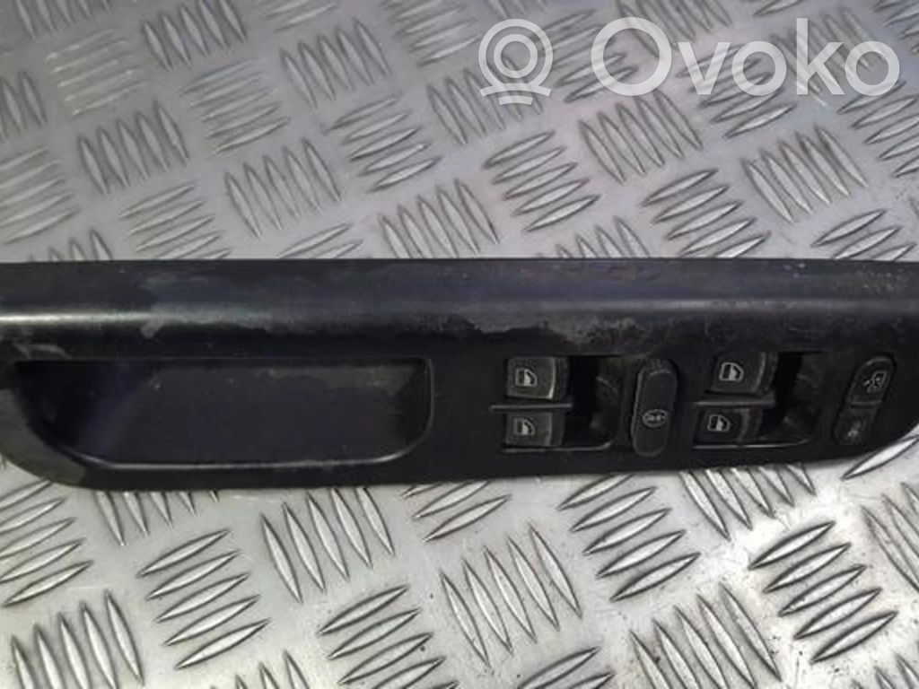 Volkswagen PASSAT B5.5 Interruttore di controllo dell’alzacristalli elettrico