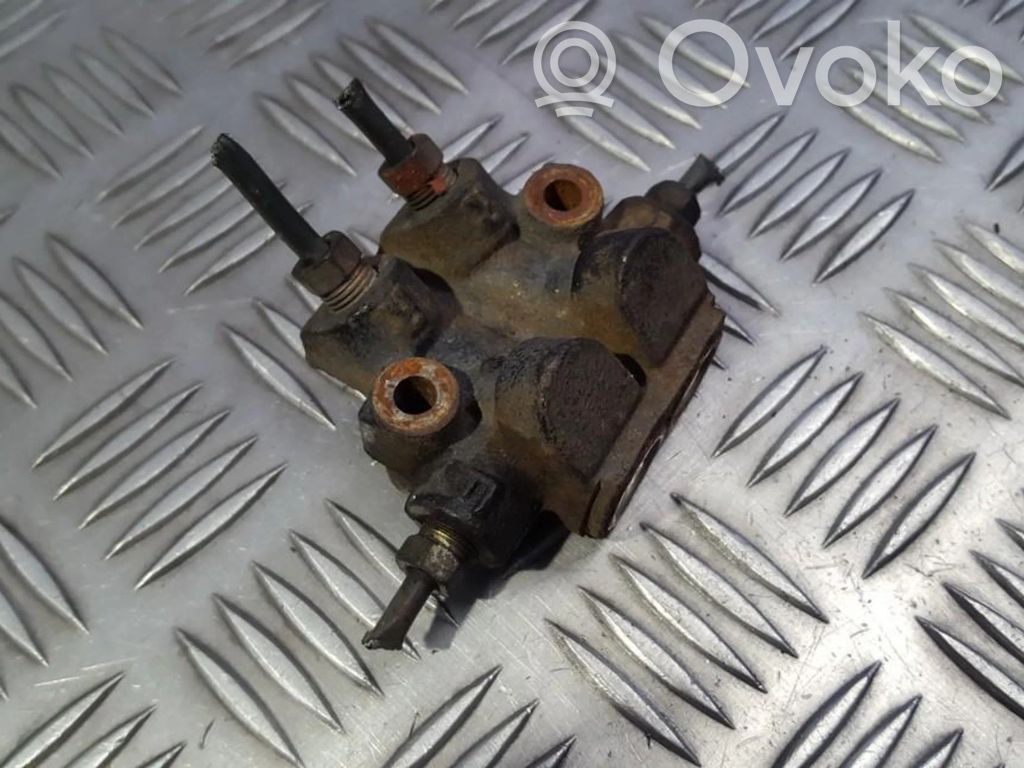 Nissan Primera Air suspension compressor