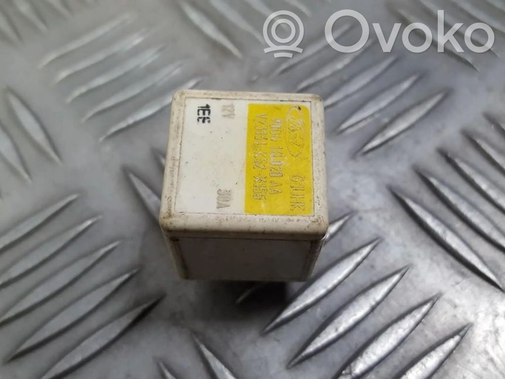 Otros relés   90GG13L028AA,V23134K52X155,90GG13L028AA,V23134K52X155,V23134K52X155