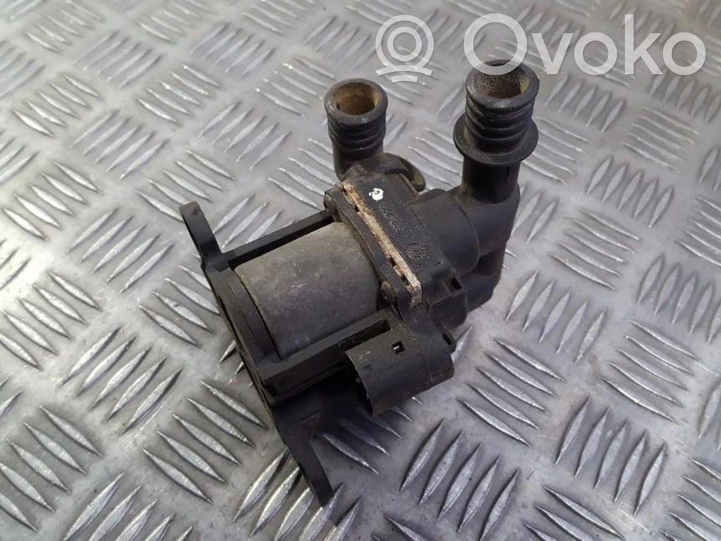 BMW 5 E34 Valvola di regolazione del liquido di raffreddamento e del riscaldatore 