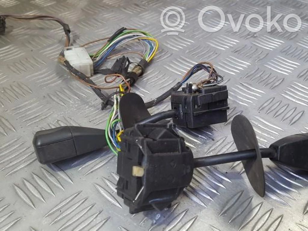 BMW 3 E36 Leva/interruttore dell’indicatore di direzione e tergicristallo