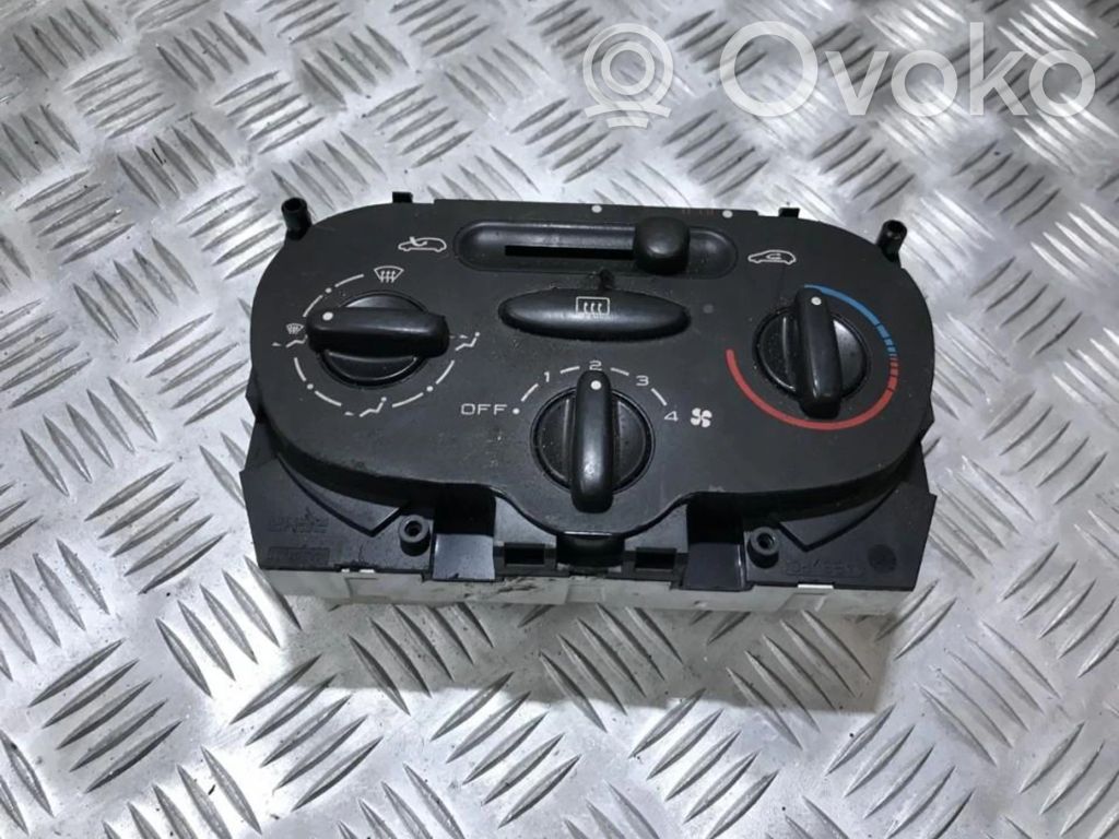 Peugeot 206 Climate control unit 