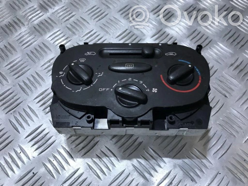 Peugeot 206 Climate control unit 