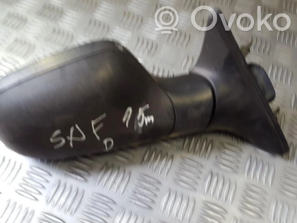 Renault Safrane Front door electric wing mirror 