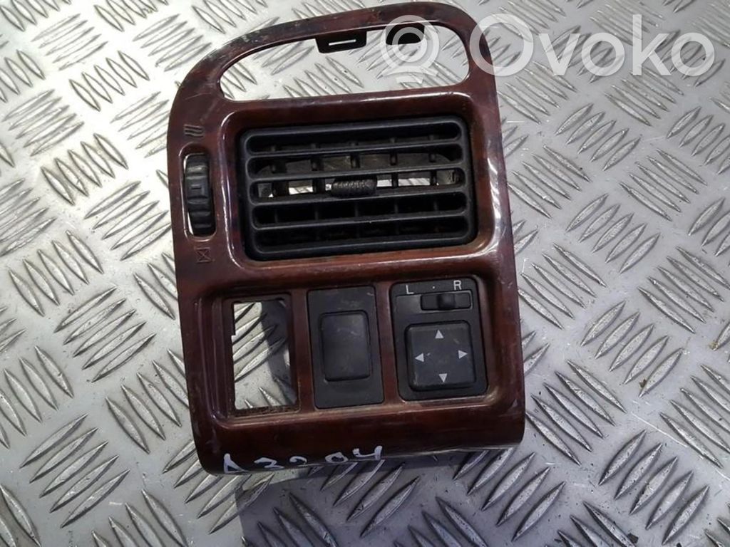 Toyota Avensis T220 Copertura griglia di ventilazione laterale cruscotto 