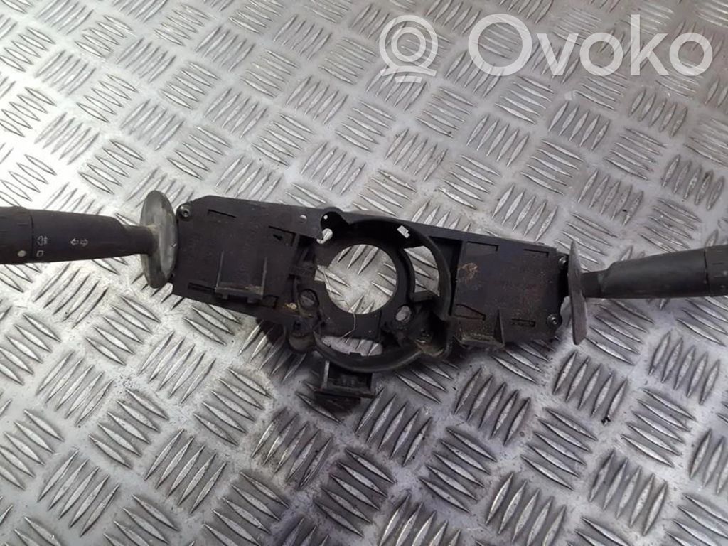 Peugeot 406 Leva/interruttore dell’indicatore di direzione e tergicristallo