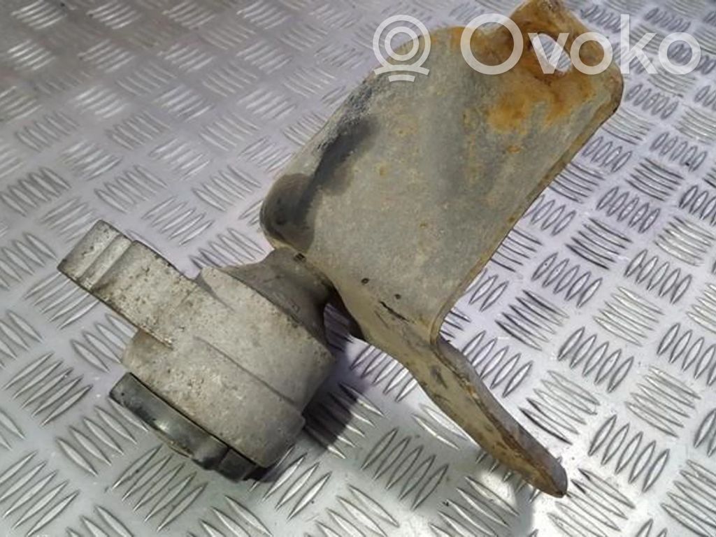 Ford Focus Engine mount bracket 