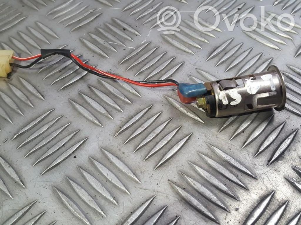 Cigarette lighter