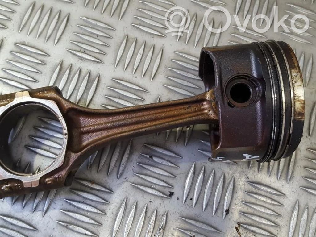 Audi A4 S4 B5 8D Pistón con biela 