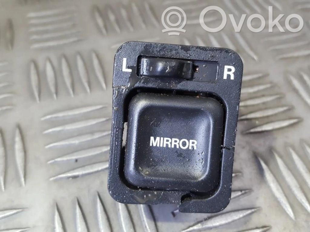 Honda CR-V Wing mirror switch 