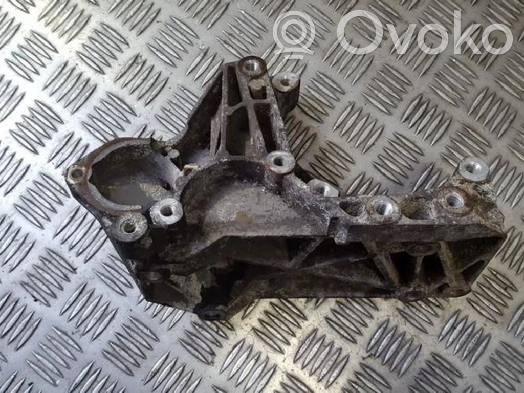 Opel Astra G Engine mounting bracket 