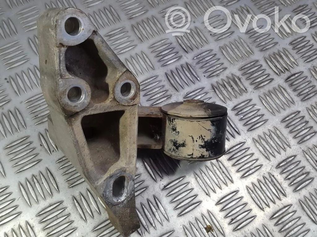 Rover 620 Moottorin kiinnikekorvake 