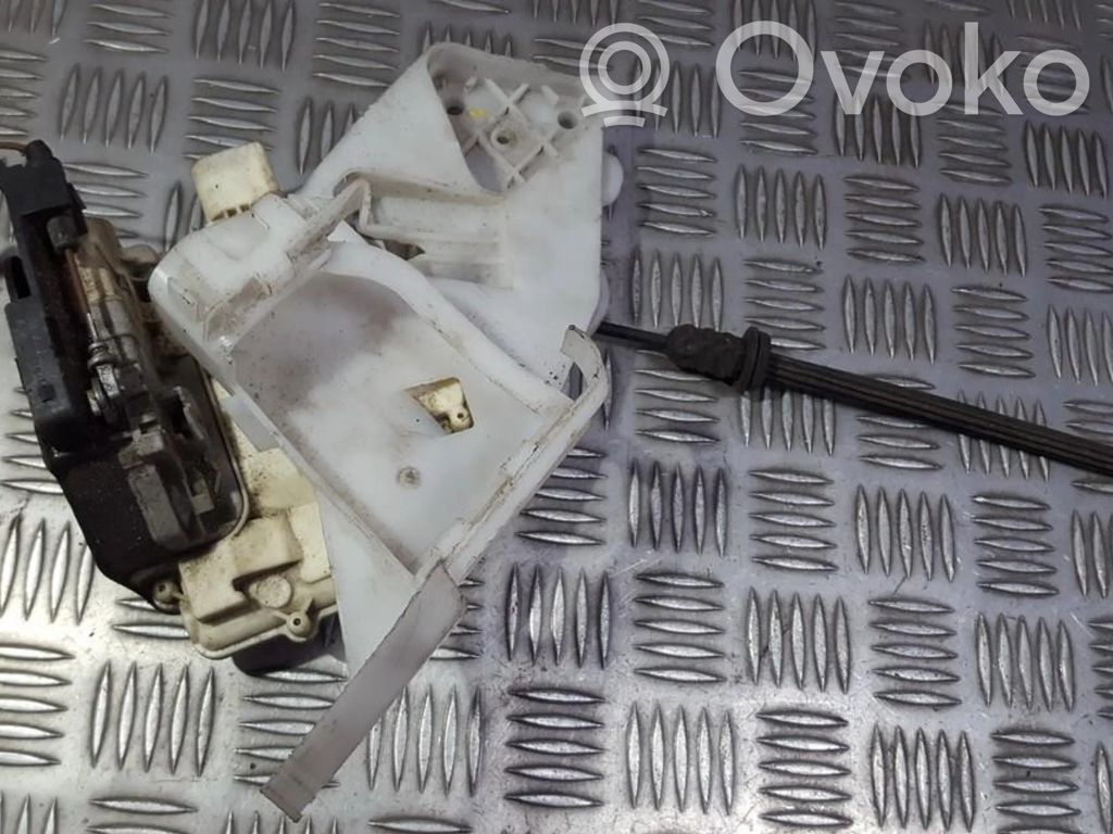Volkswagen PASSAT B6 Zamek drzwi tylnych 