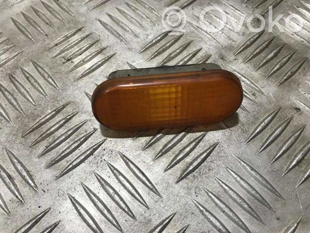Volkswagen Caddy Semnalizator bară față 