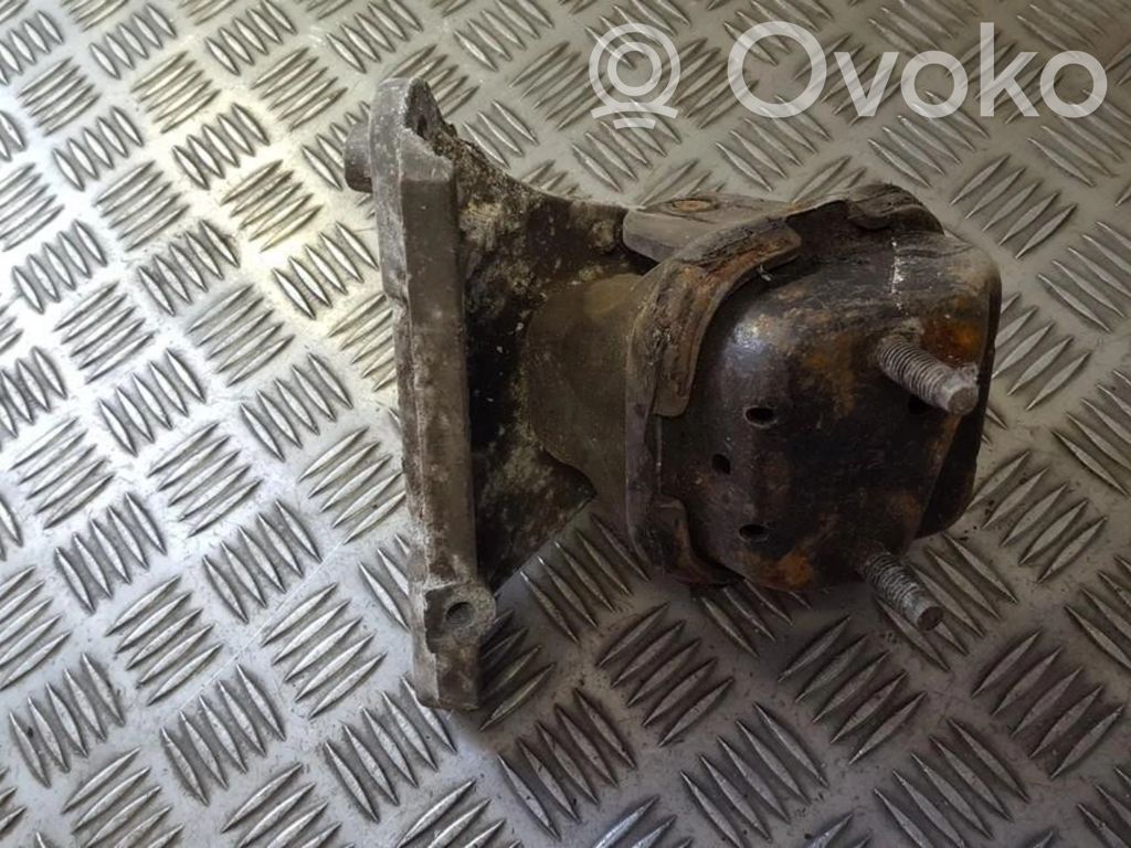 Chrysler Concorde Engine mount bracket 