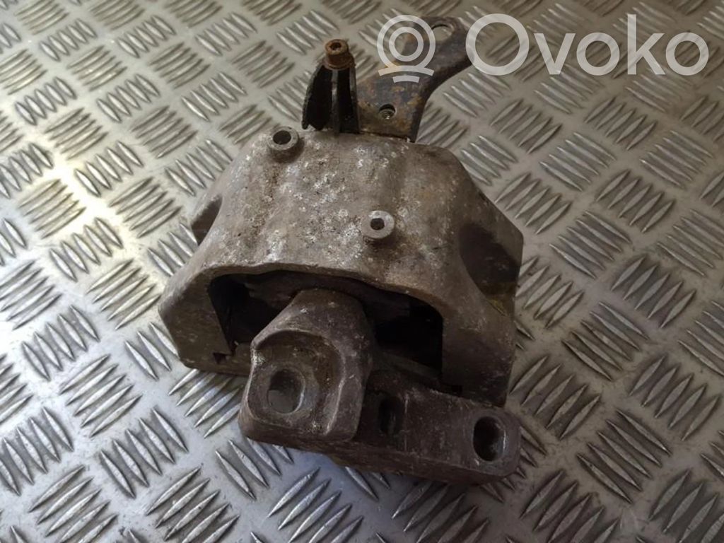 Volkswagen Golf IV Engine mount bracket 