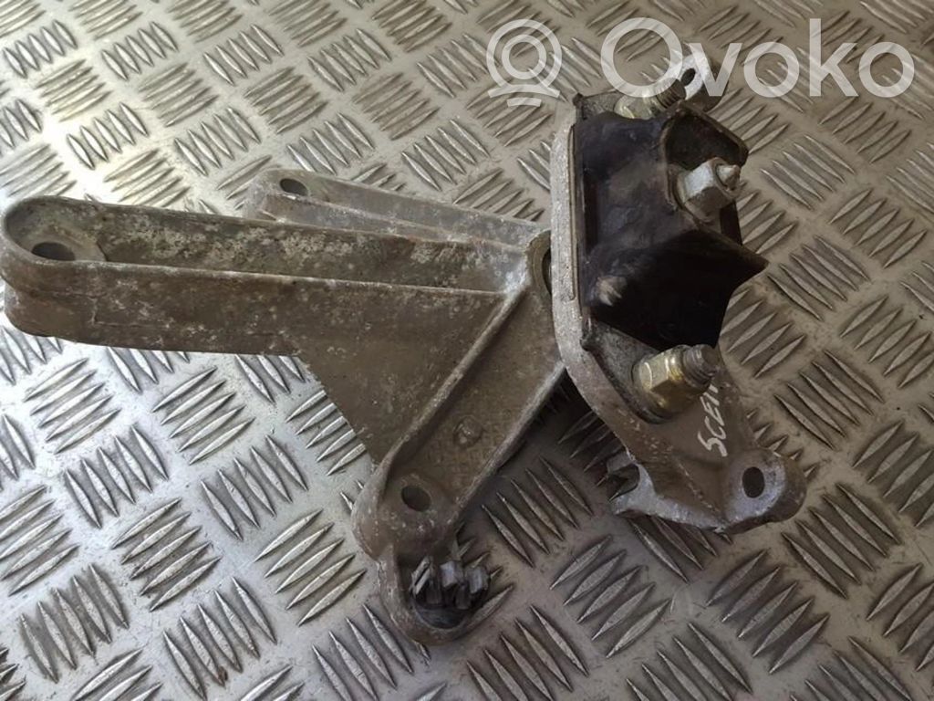 Engine mount bracket   8200043084,8200014932H,8200014932H,8200043084