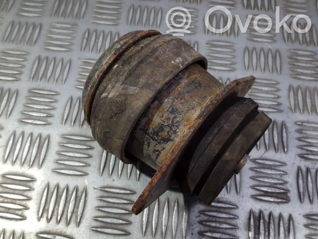 Engine mount bracket   357199611,357199611