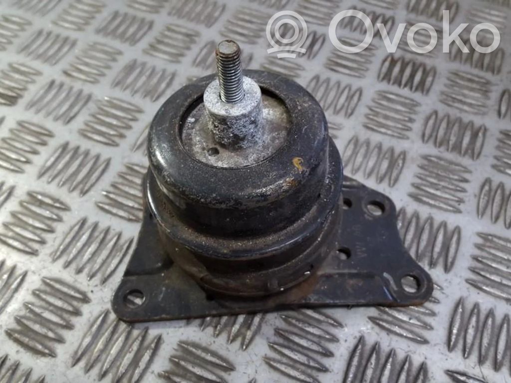 Skoda Fabia Mk1 (6Y) Suport tampon motor 