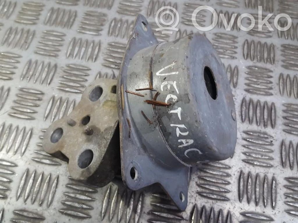 Opel Vectra C Engine mount bracket 