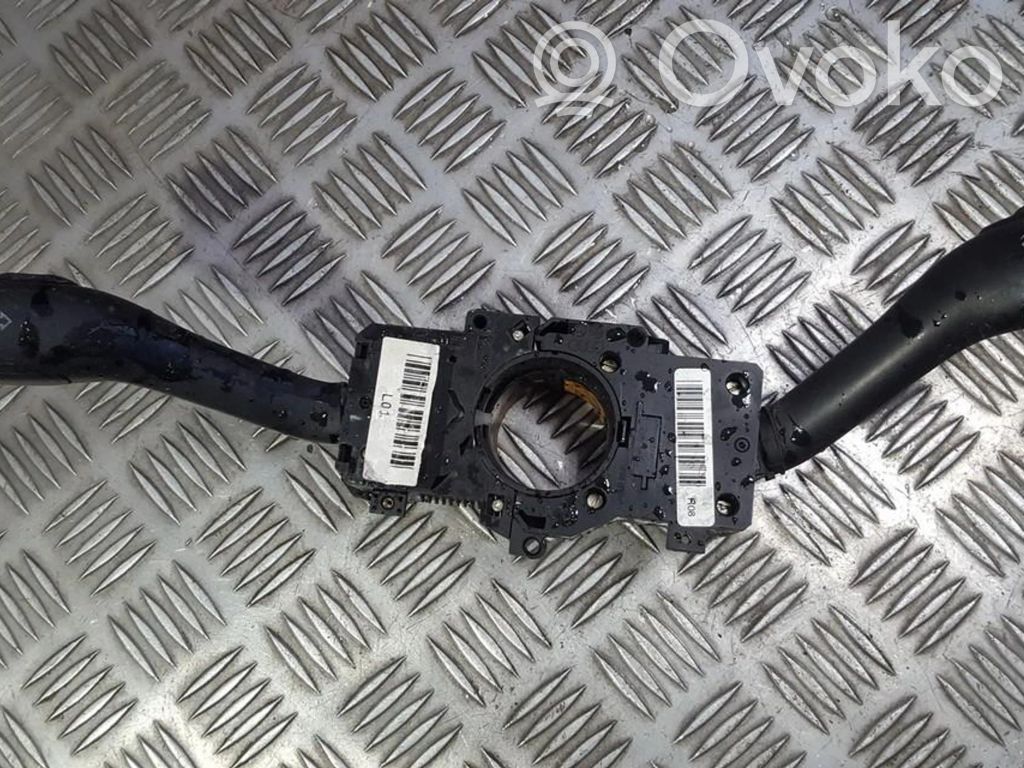 Volkswagen PASSAT B5.5 Commodo, commande essuie-glace/phare 