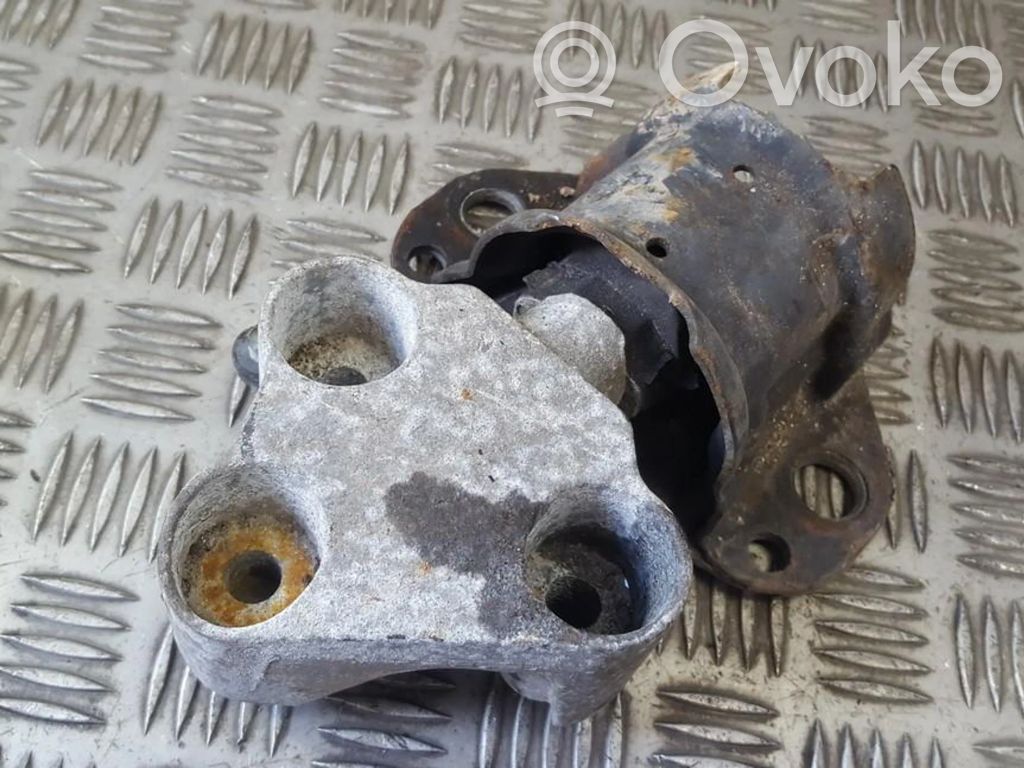 Renault Clio II Supporto di montaggio del motore 