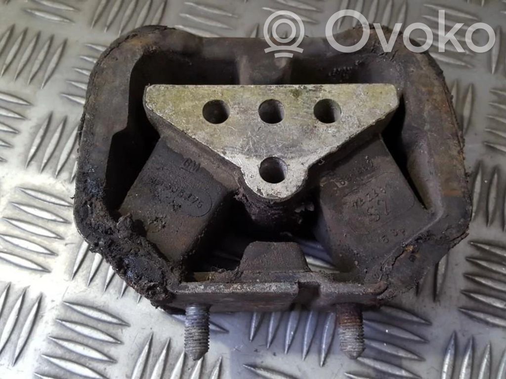 Opel Vectra A Engine mount bracket 