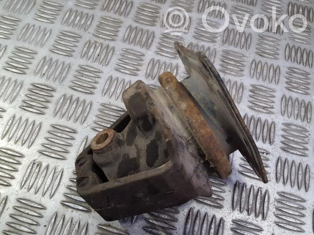 Soporte de montaje del motor