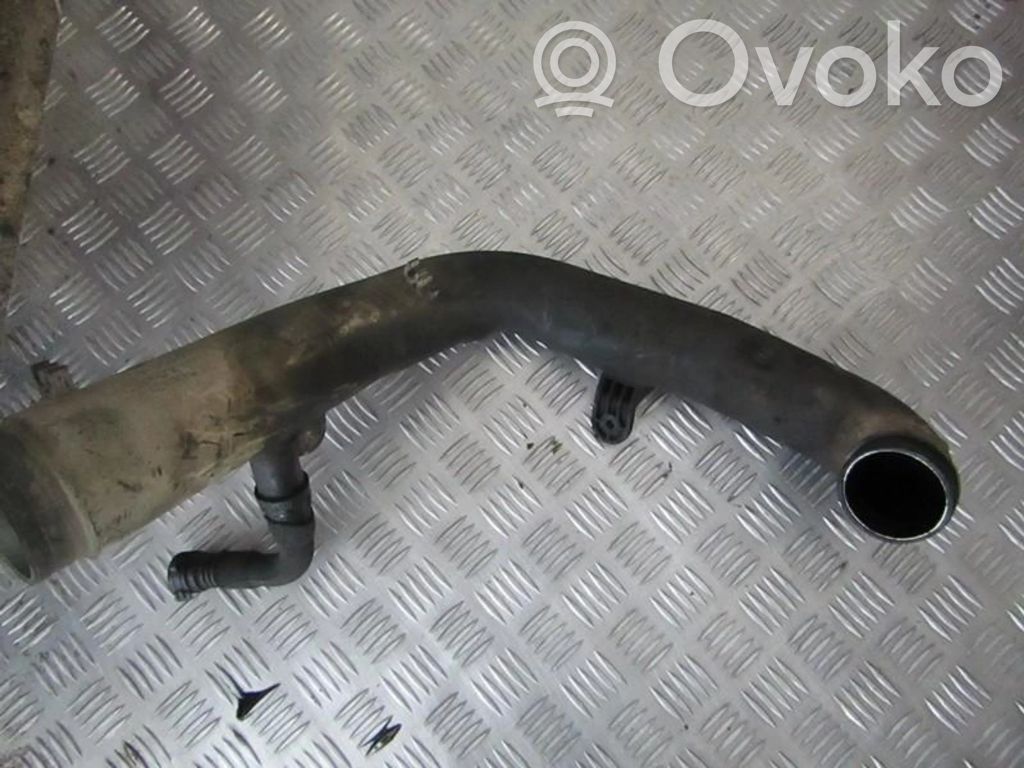 Volkswagen Golf V Furtun/conductă intercooler