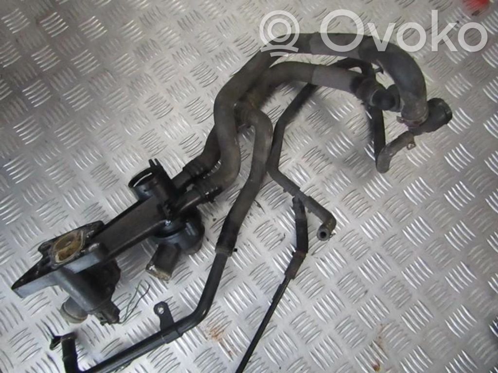 Volkswagen Golf V Tubo flessibile del liquido di raffreddamento del motore