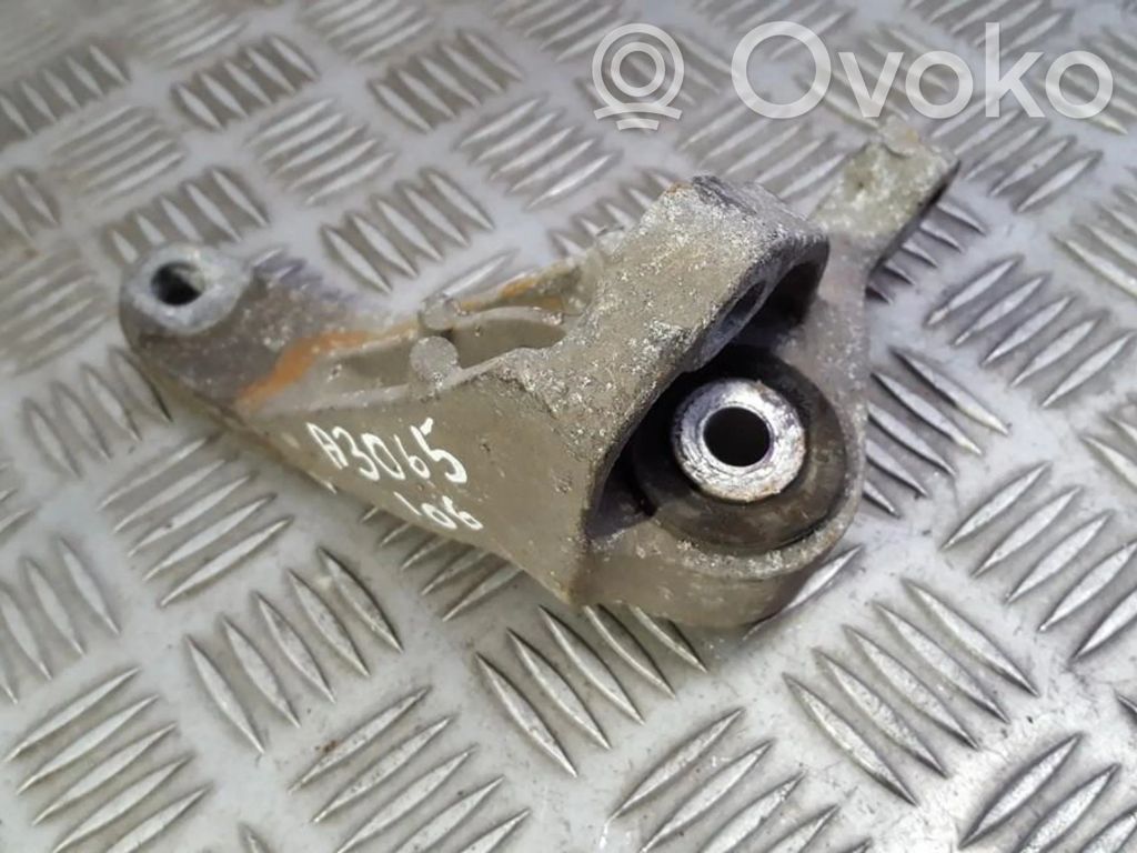 Engine mounting bracket   3M516P093AE,3M516P093AE,309C05GRN,3M516P093AE,3M516P093AE
