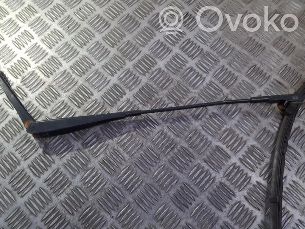Ford Focus Front wiper blade arm 