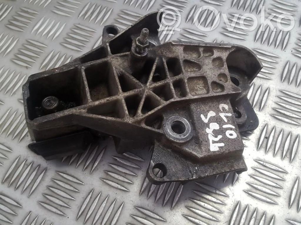 Renault Clio II Engine mounting bracket 