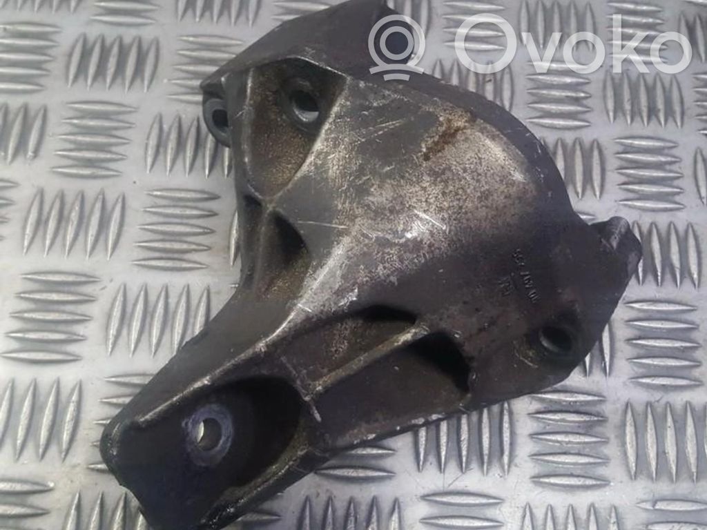 Opel Astra G Engine mounting bracket 