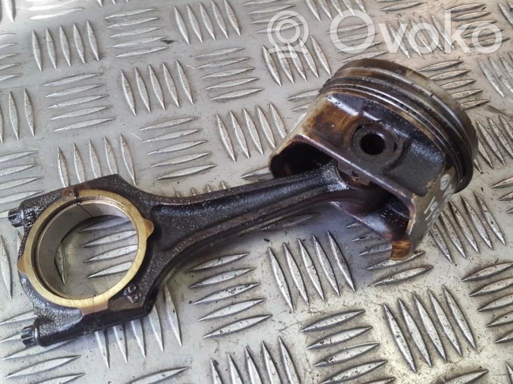 Opel Astra G Pistón con biela 