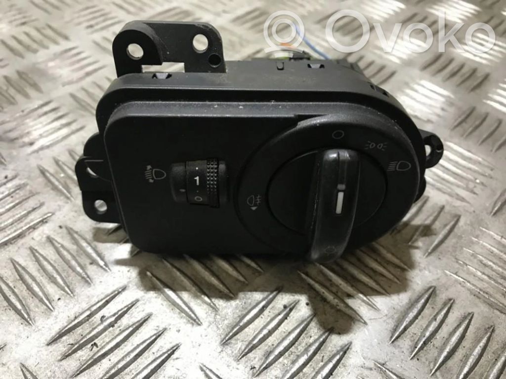 Ford Fusion Light switch 