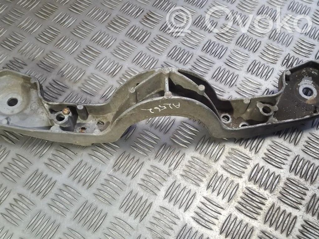 Engine mounting bracket   1094421,KTS31,1094421,KTS31