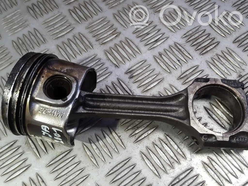 Skoda Octavia Mk1 (1U) Bielle moteur 
