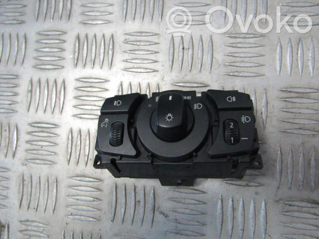 Light switch   6953737,33291903,33291903,6953737